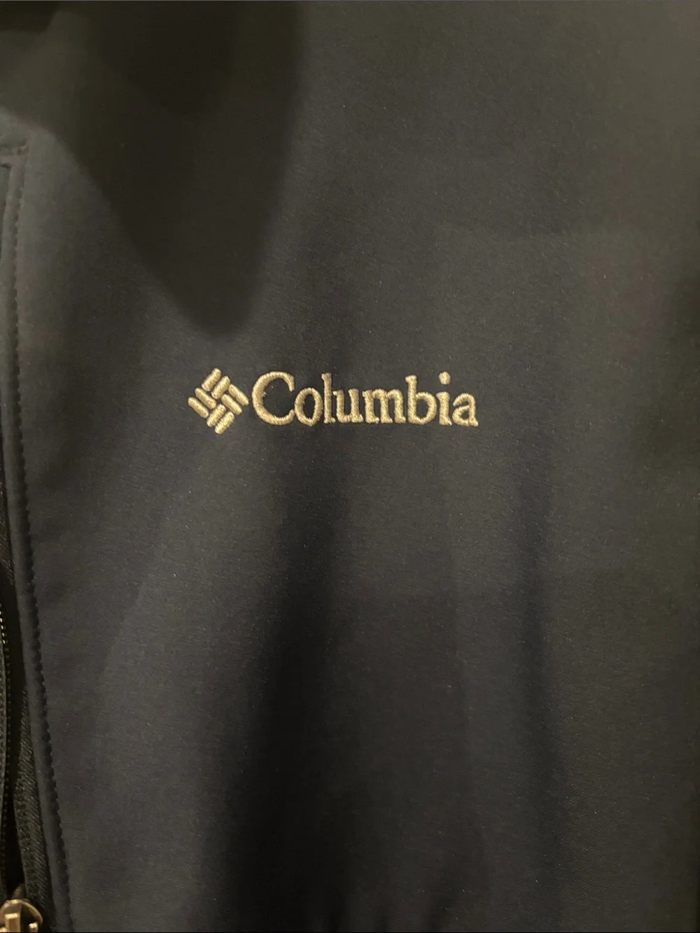 Columbia Navy Blue Softshell Jacket with Zip Pockets